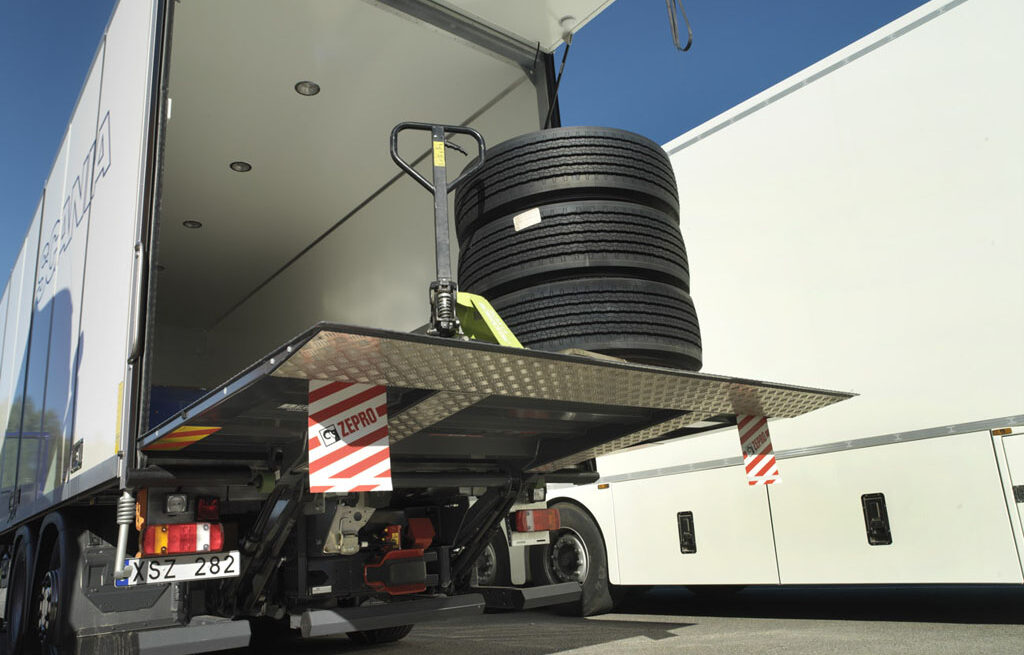 ZEPRO ZHD 1500 podizna rampa za kamione