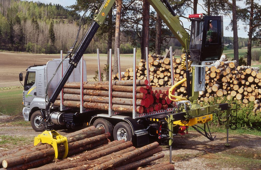 LOGLIFT 125S forestry crane